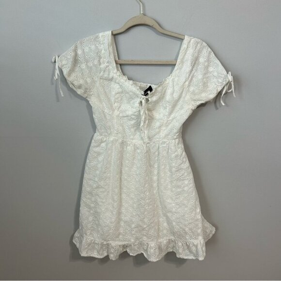 Rose Dress White Peplum Eyelet Mini Dress Ruffle Hem Women’s Size Medium - Picture 2 of 6